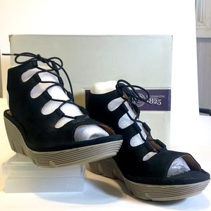 Clarks.  NWT.  Sz 8. 2” wedge.  Front lace upper in black.